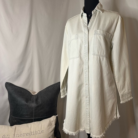 NWT Boutique Shirt-Dress‎ in Chambray - Picture 1 of 3